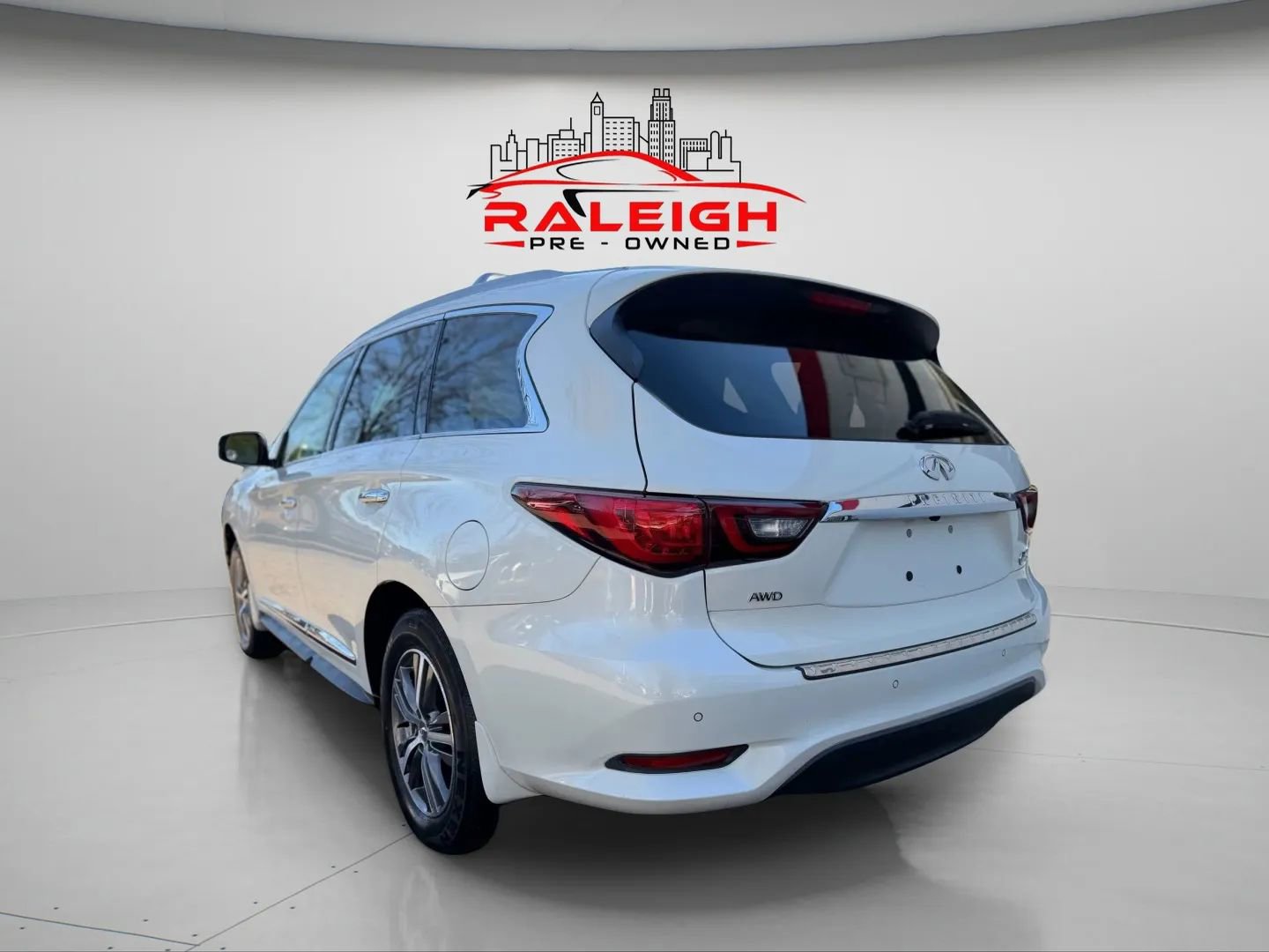 Used 2019 INFINITI QX60 Luxe w/ Essential Package image 7