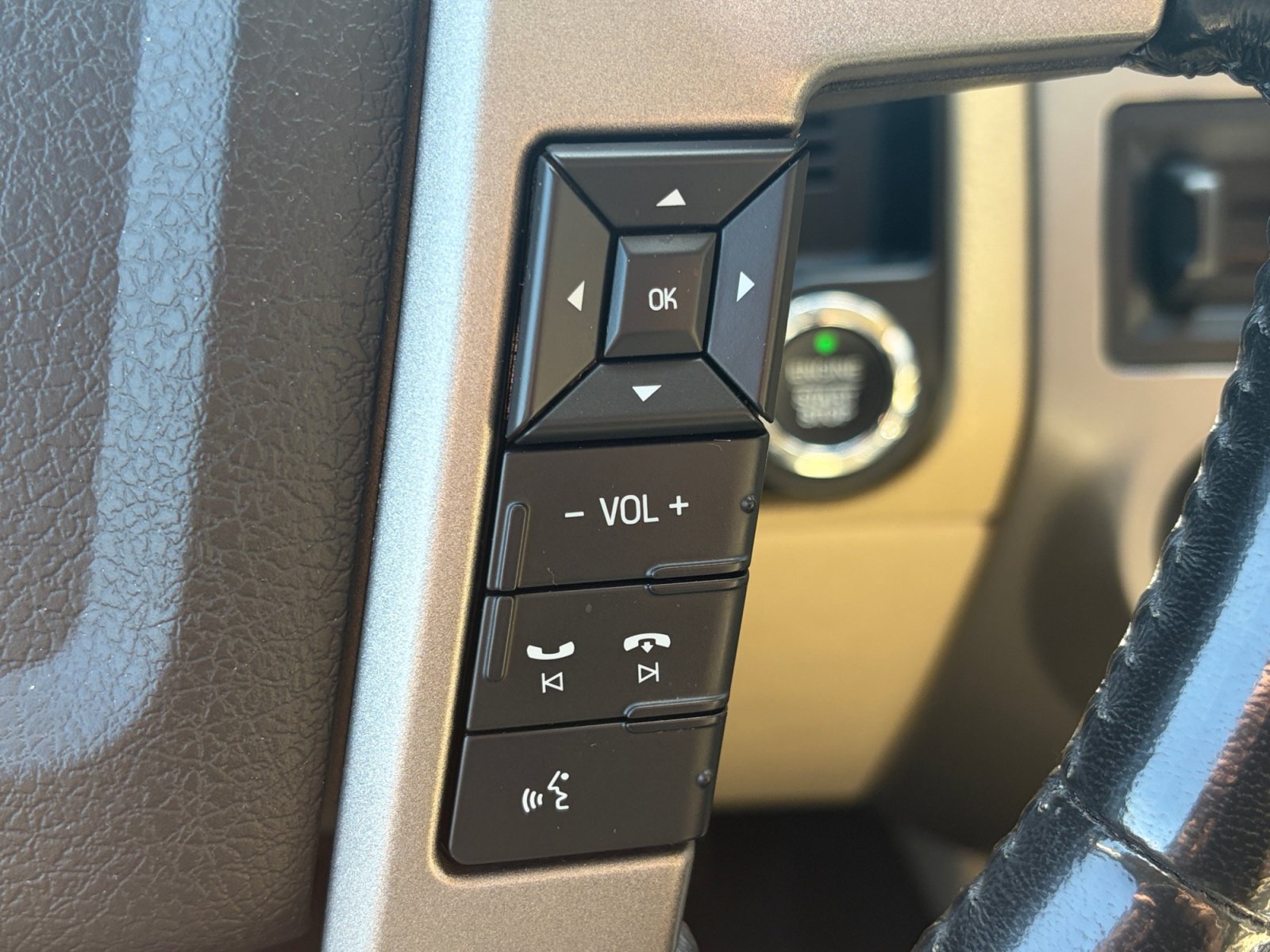 Used 2017 Ford Expedition Limited w/ Equipment Group 301A AWD/4WD image 18