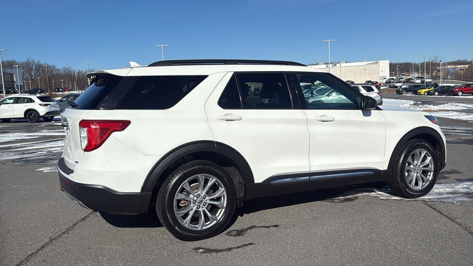 Used 2020 Ford Explorer XLT w/ Equipment Group 202A image 6