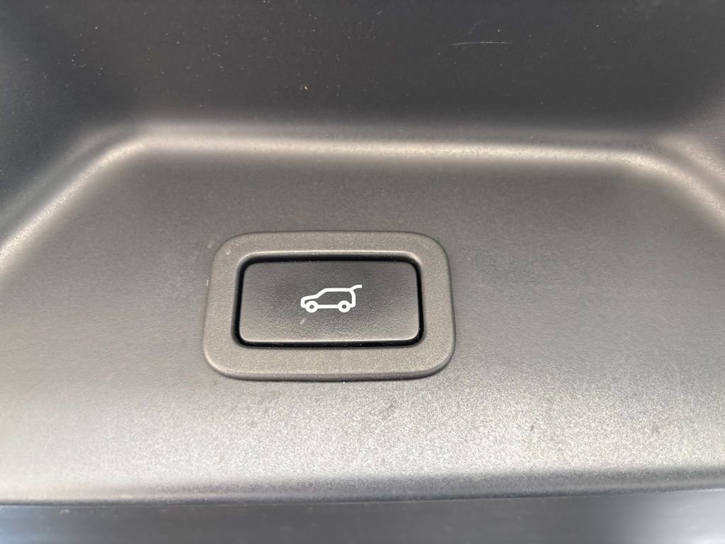 Used 2020 Land Rover Range Rover HSE image 21