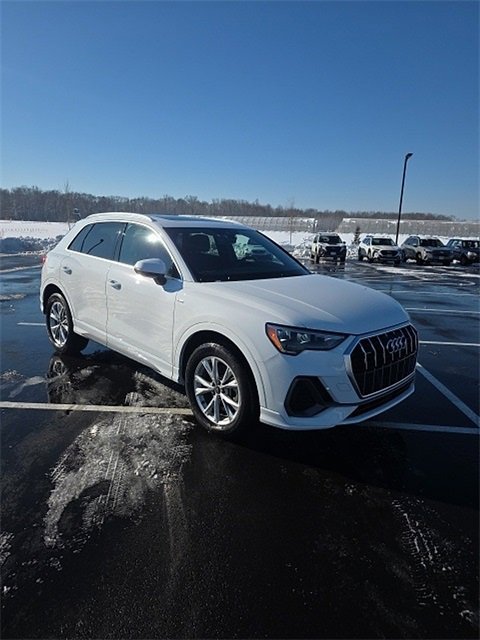 Used 2021 Audi Q3 2.0T Premium image 3