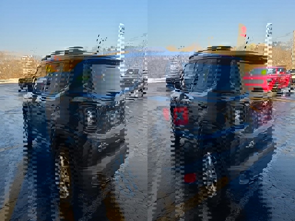 Used 2022 Jeep Renegade Latitude image 7