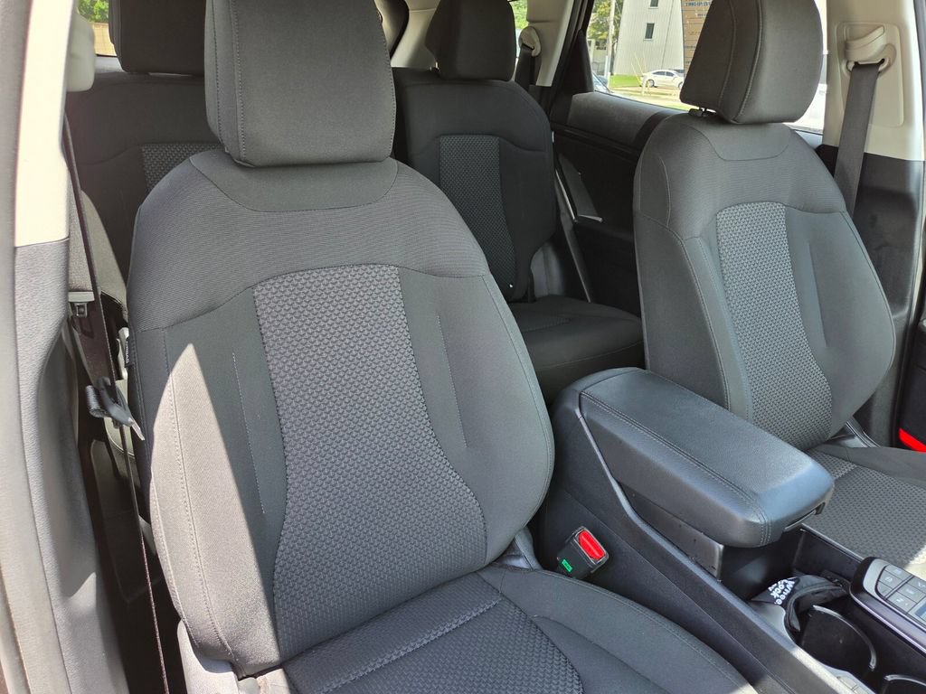 Used 2026 Kia Sportage LX FWD image 29
