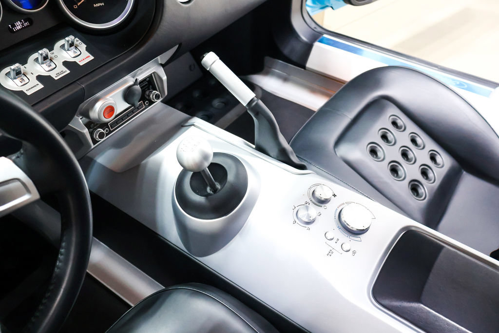 Used 2006 Ford GT RWD image 31