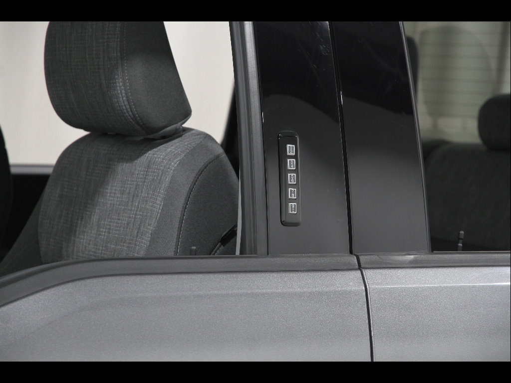 Used 2022 Ford F150 XLT w/ Equipment Group 301A Mid AWD/4WD image 4