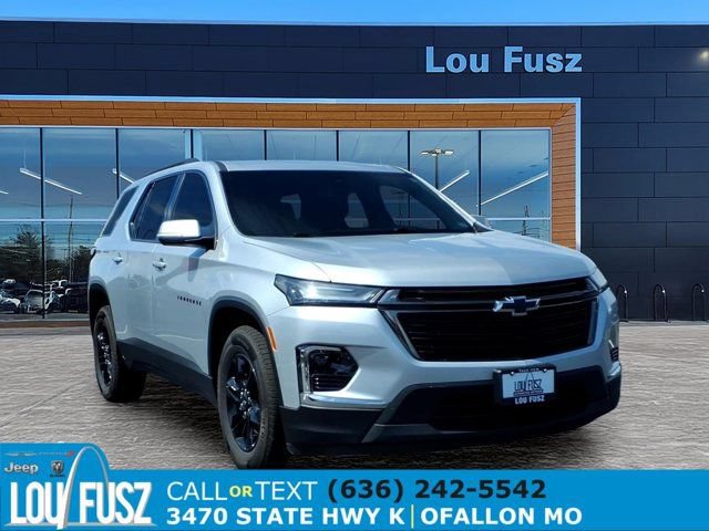 Used 2022 Chevrolet Traverse LT w/ Midnight/Sport Edition FWD image 1