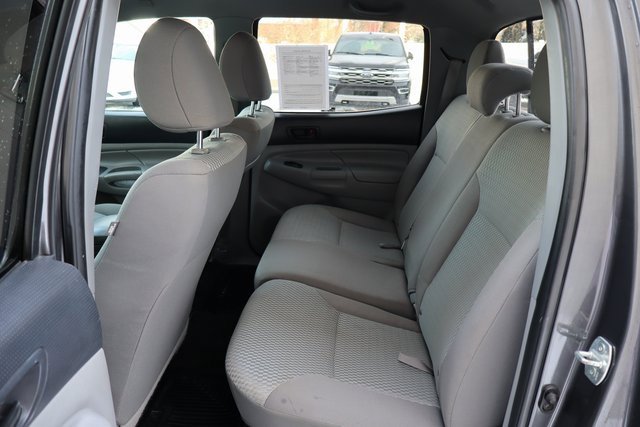 Used 2013 Toyota Tacoma 4x4 Double Cab w/ SR5 Pkg image 11