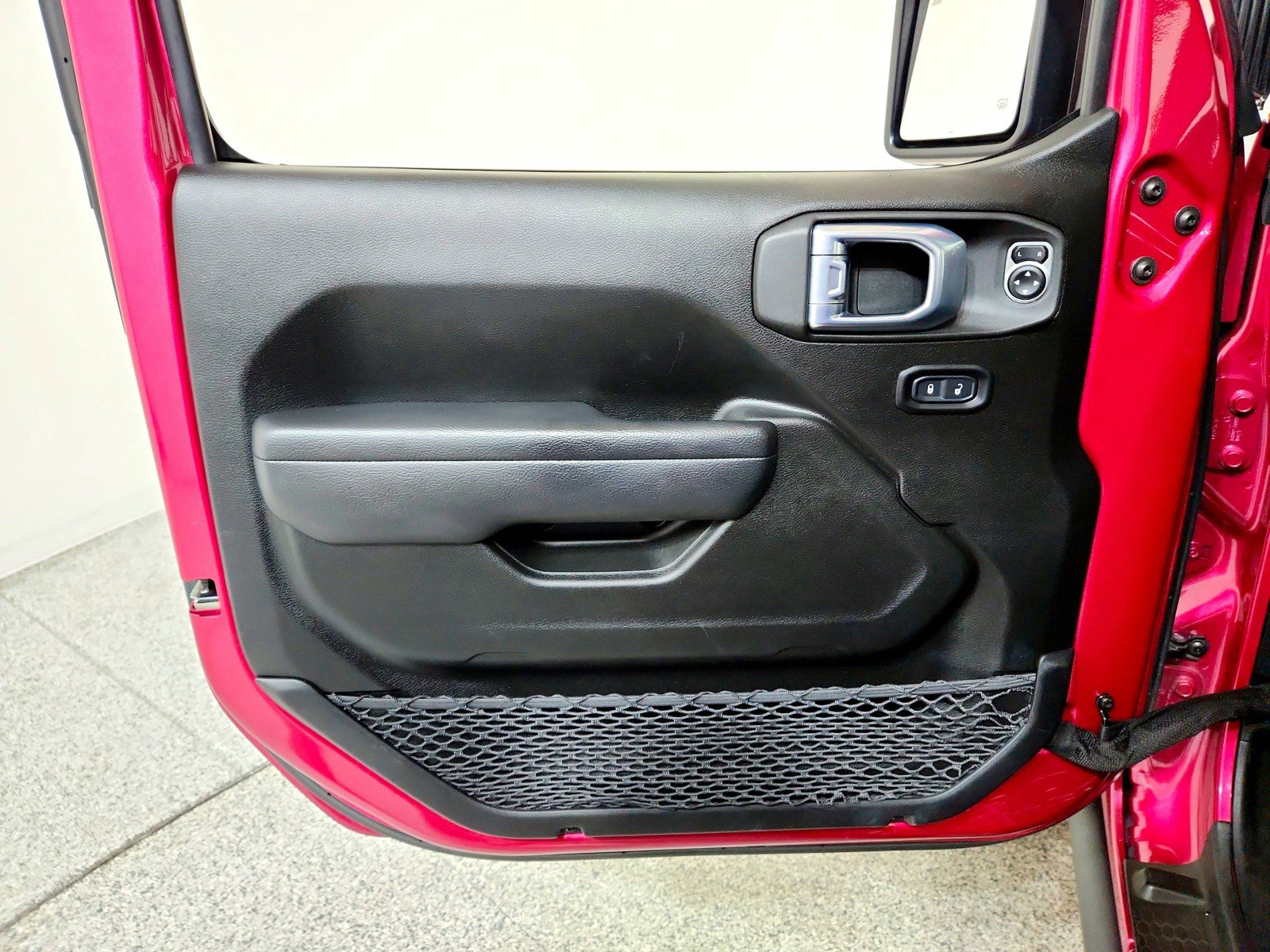 Used 2021 Jeep Wrangler Unlimited Rubicon w/ Xtreme Recon 35" Tire Package image 16