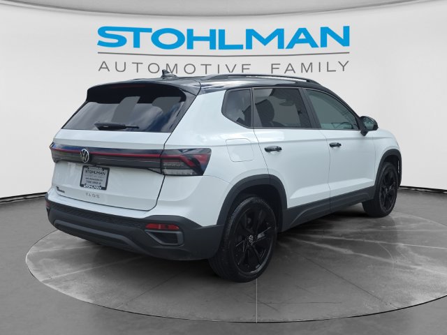 Certified 2026 Volkswagen Taos SE FWD image 5