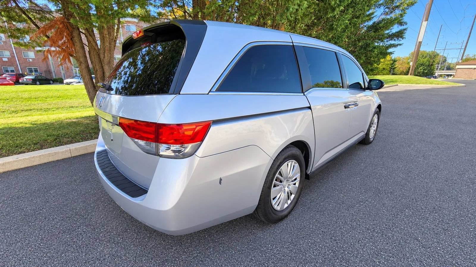 Used 2014 Honda Odyssey LX image 7