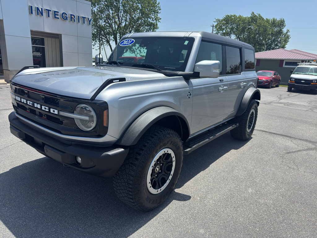 Used 2021 Ford Bronco Outer Banks w/ Sasquatch Package AWD/4WD image 5