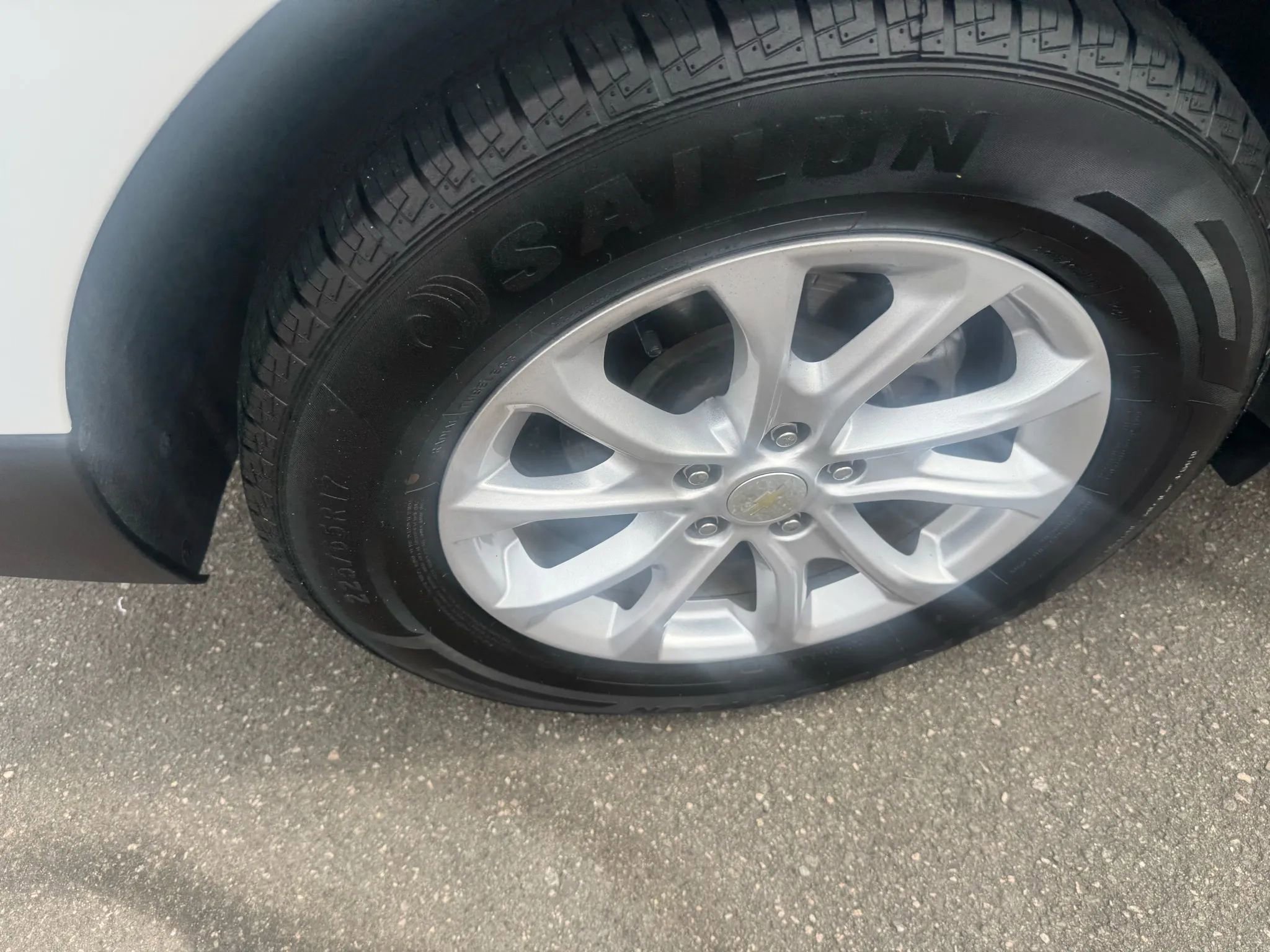 Used 2019 Chevrolet Equinox LT image 13