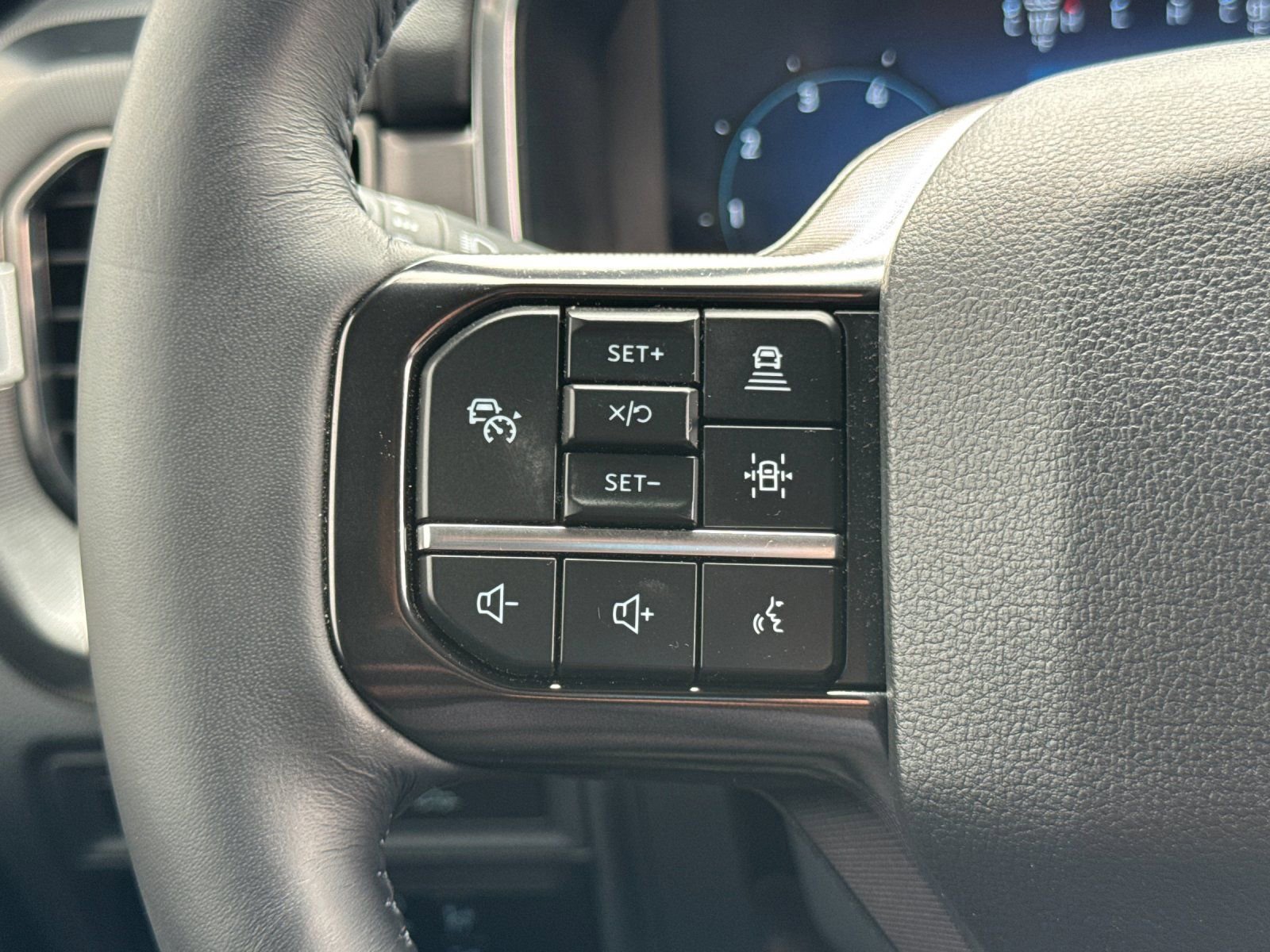 Used 2024 Ford F150 Platinum image 28
