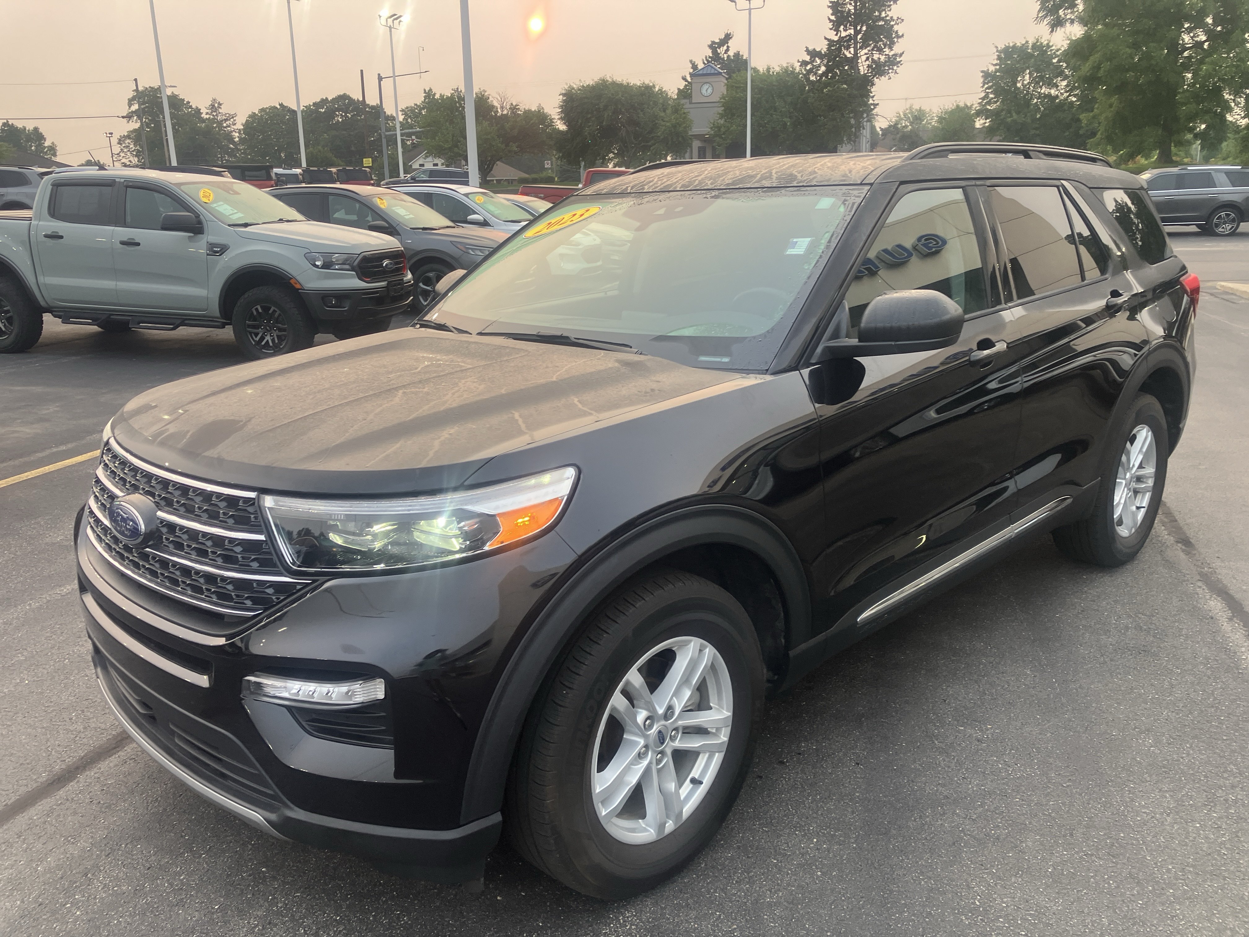 Certified 2023 Ford Explorer XLT w/ Equipment Group 202A AWD/4WD image 3
