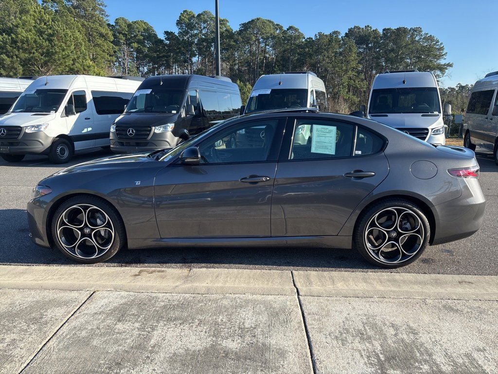 Used 2024 Alfa Romeo Giulia Ti image 6