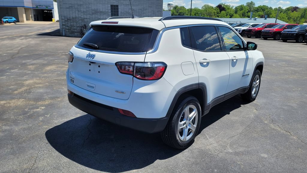 Used 2024 Jeep Compass Latitude AWD/4WD image 12