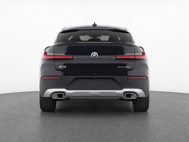 Used 2024 BMW X4 xDrive30i AWD/4WD image 2
