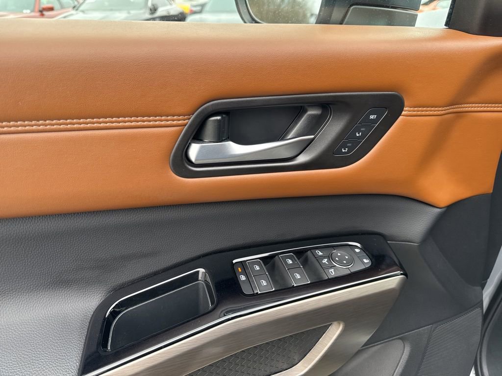 Used 2024 Nissan Pathfinder Platinum image 29