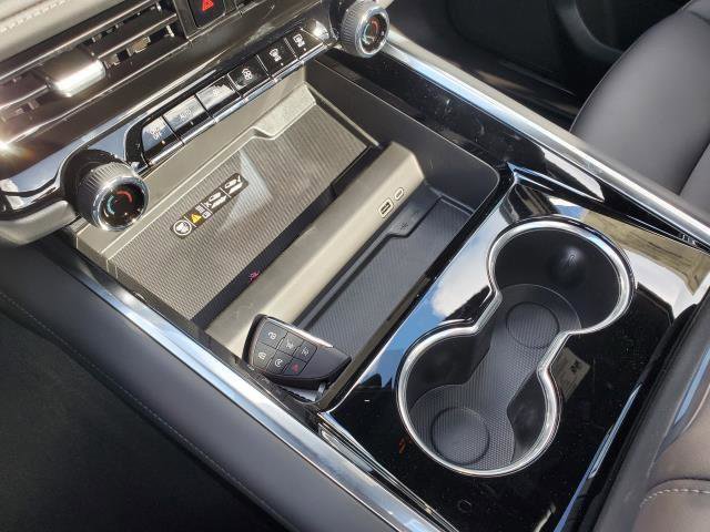 New 2025 Chevrolet Suburban LT w/ Comfort Package image 21