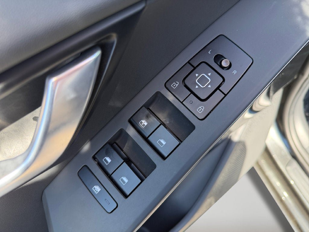Used 2025 Kia Niro Wind FWD image 22