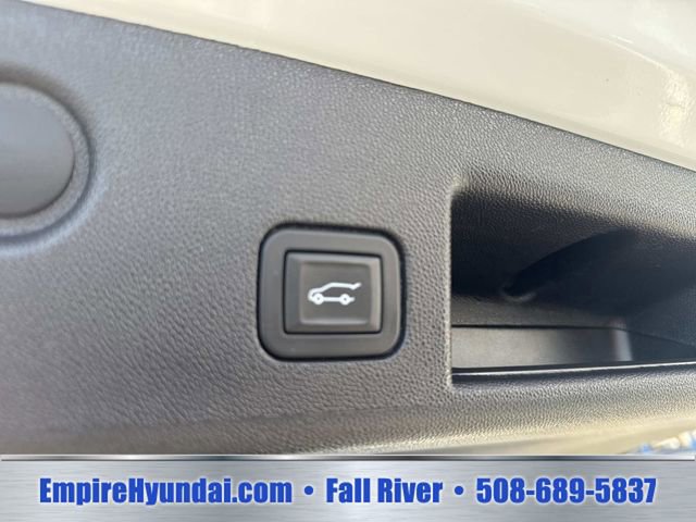 Used 2024 Chevrolet Equinox LT AWD/4WD image 8