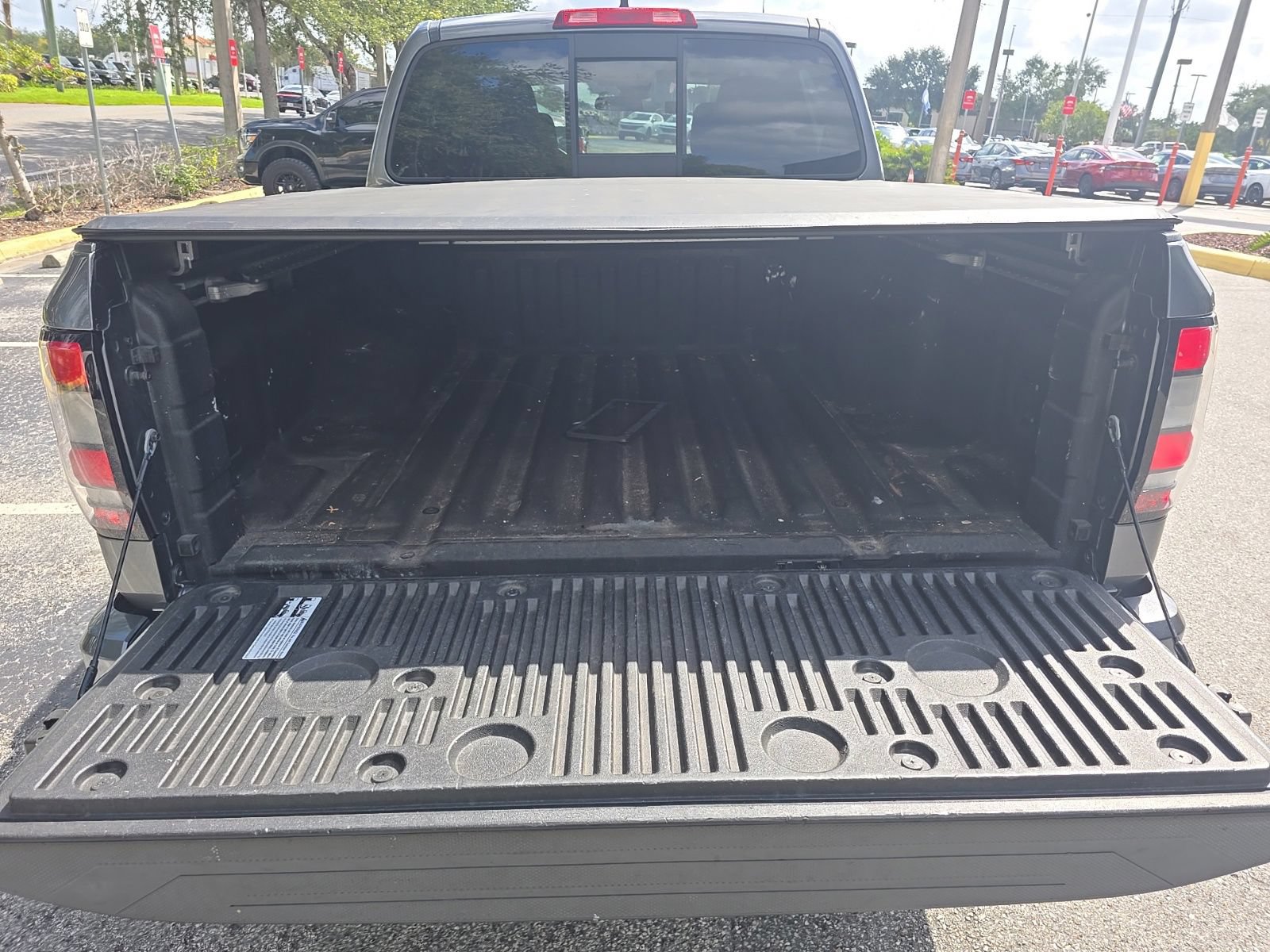 Used 2022 Nissan Frontier SV AWD/4WD image 17