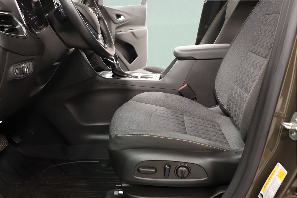 Used 2024 Chevrolet Equinox LT w/ LPO, Floor Liner Package FWD image 21