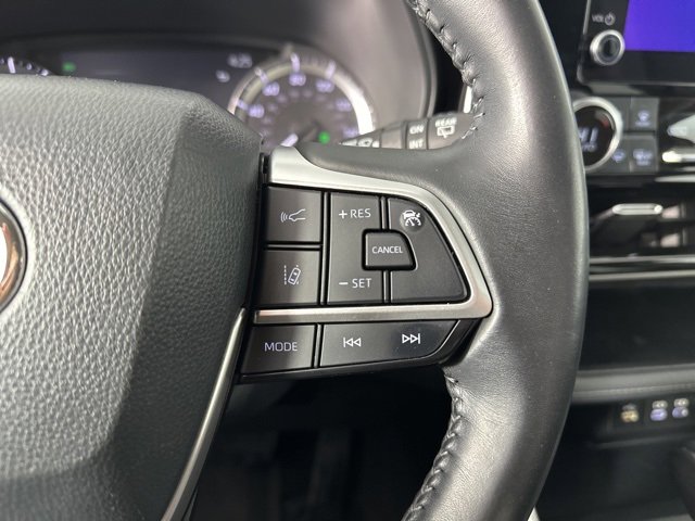 Used 2023 Toyota Highlander LE image 16