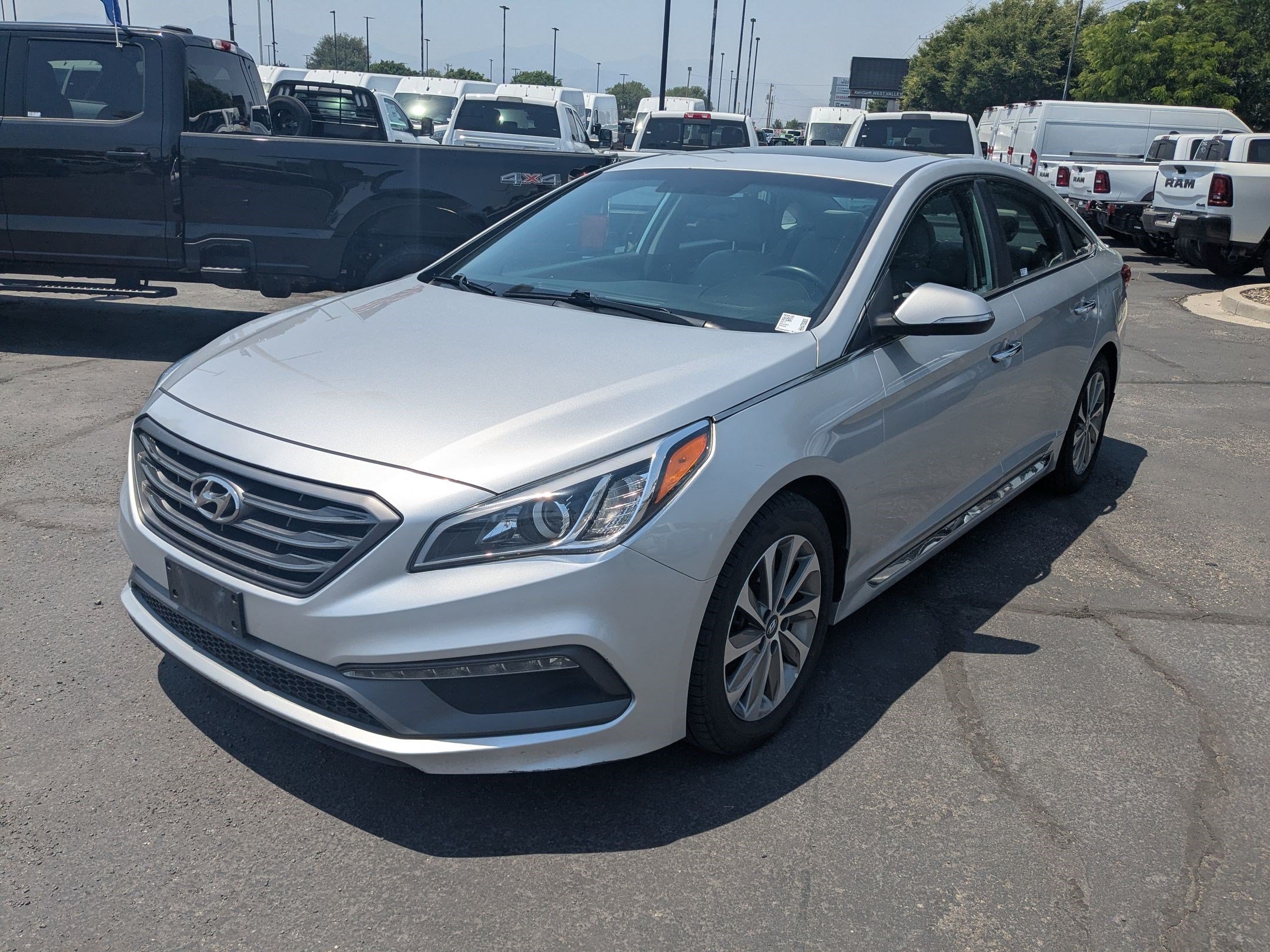 Used 2017 Hyundai Sonata Sport w/ Value Edition Package 02 FWD image 10
