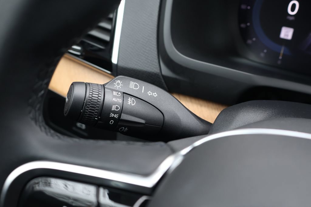 Used 2024 Volvo XC90 B6 Plus w/ Protection Package Premier image 24