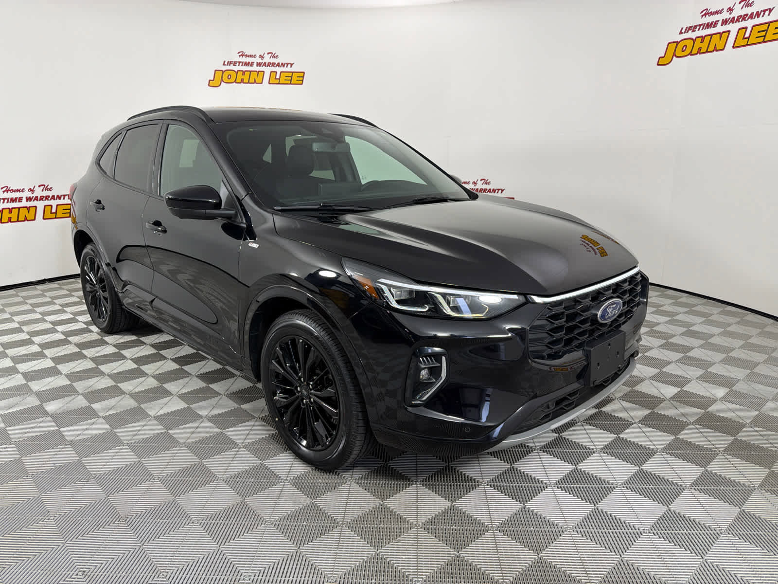 Used 2023 Ford Escape ST-Line Elite AWD/4WD image 8