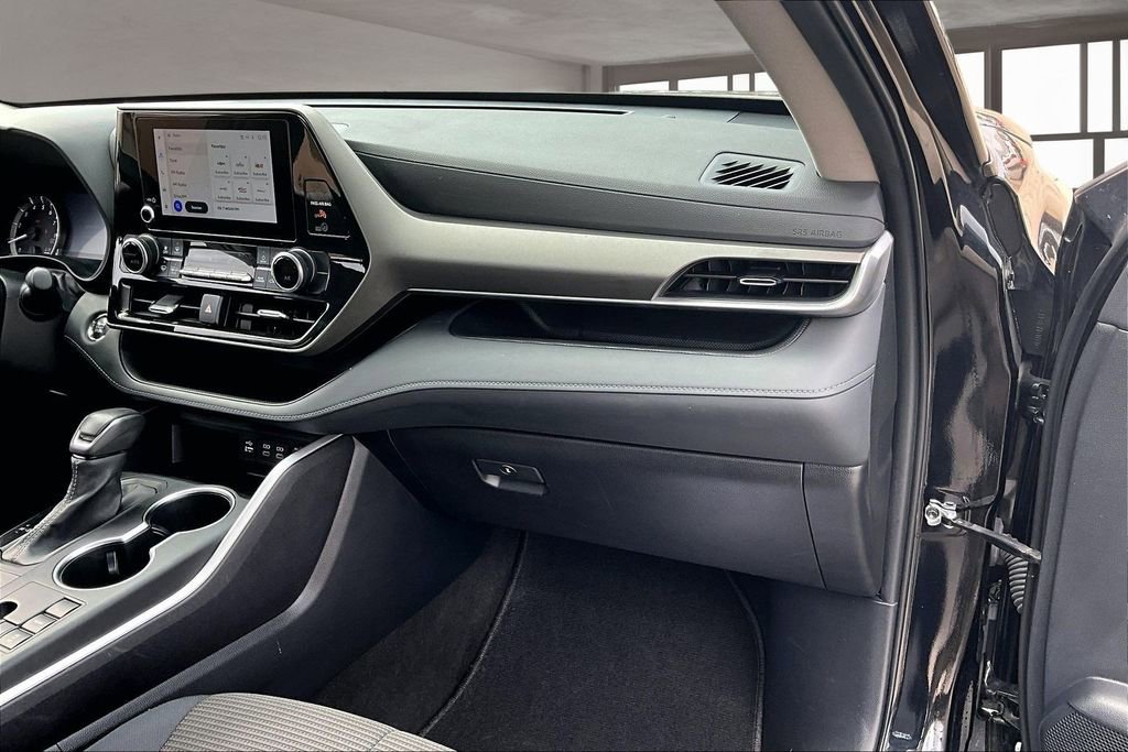 Used 2023 Toyota Highlander L image 27