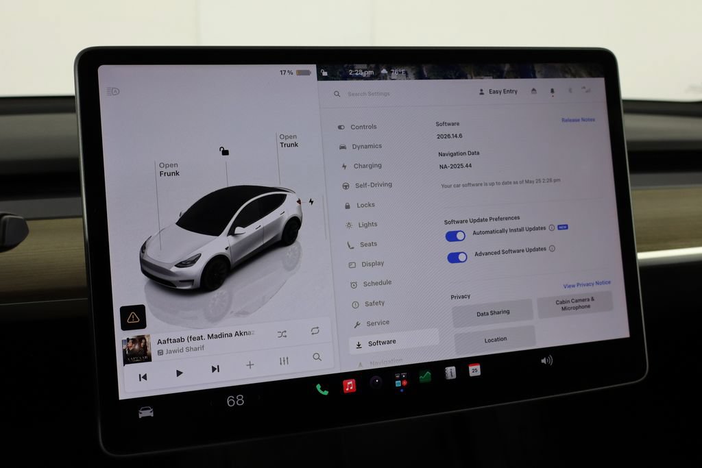 Used 2023 Tesla Model Y Long Range AWD/4WD image 40