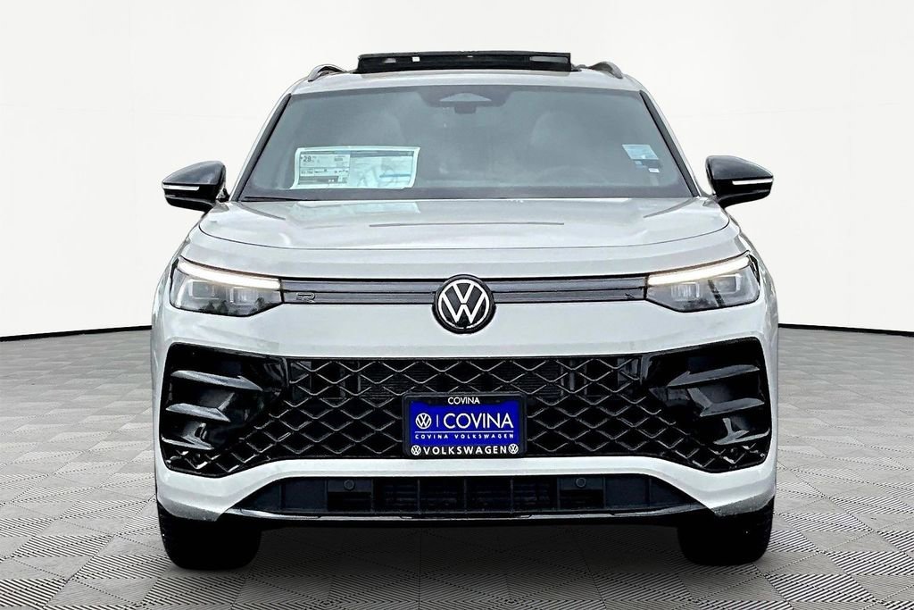 New 2026 Volkswagen Tiguan SE R-Line image 2