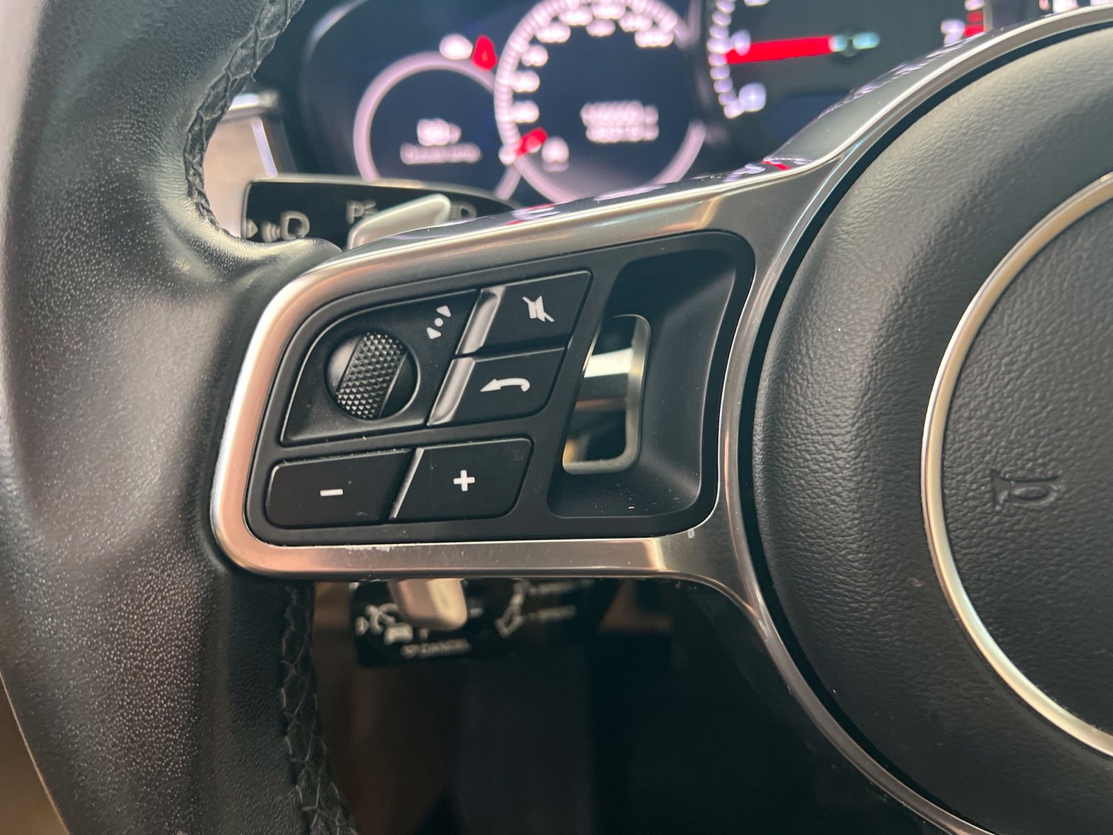 Used 2018 Porsche Panamera 4S AWD/4WD image 21