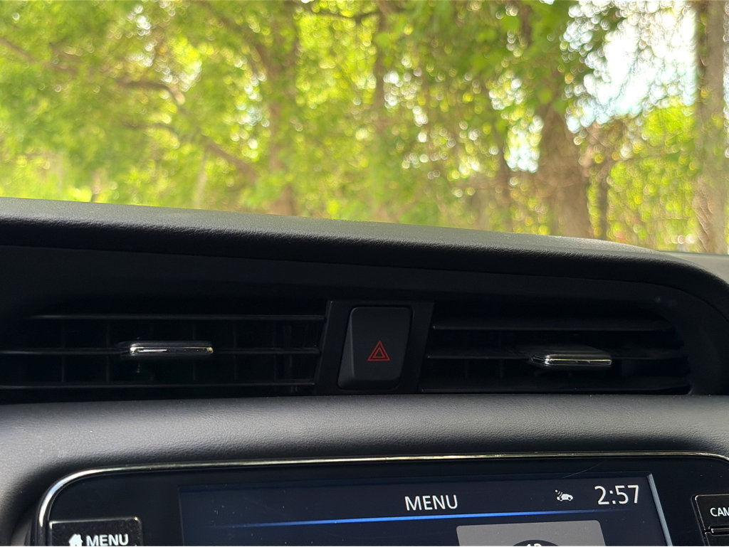 Certified 2024 Nissan Kicks SR FWD image 9