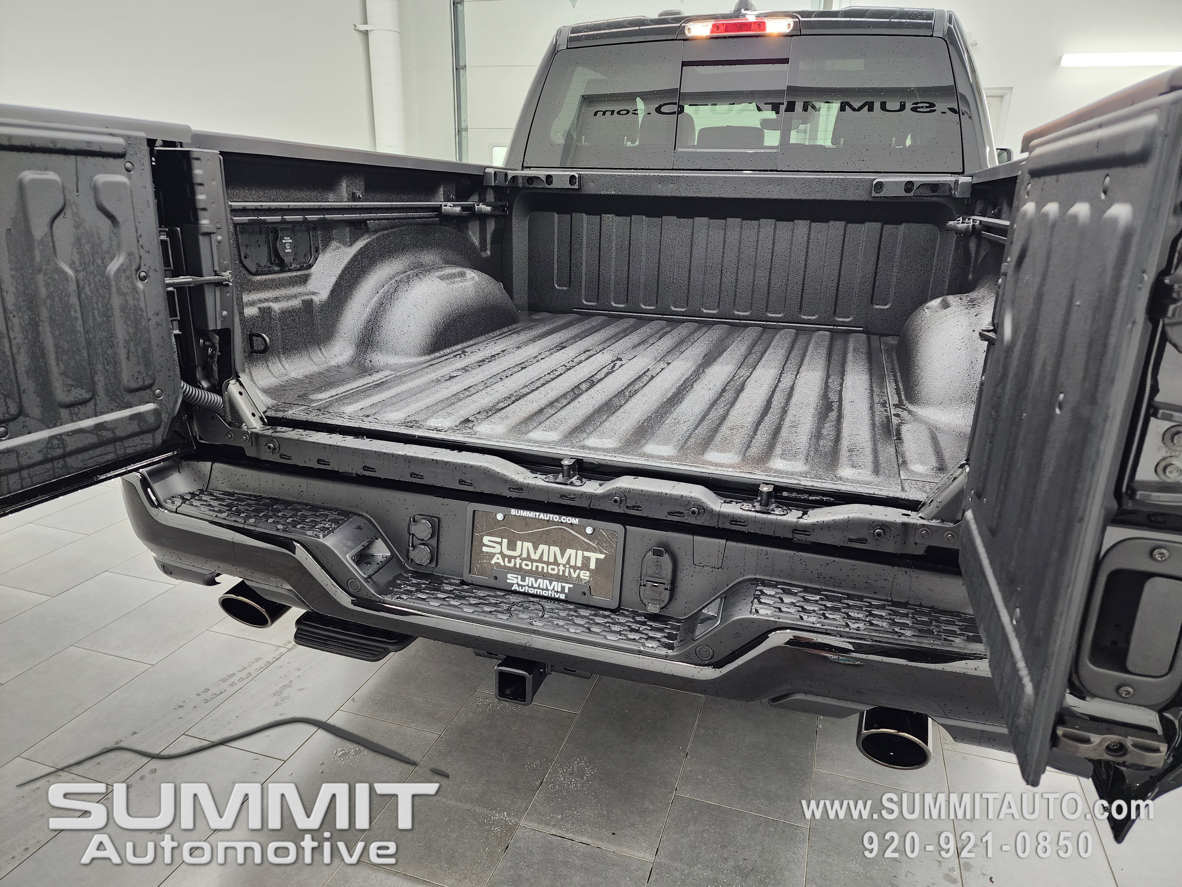 New 2026 RAM 1500 Laramie w/ Night Edition image 33