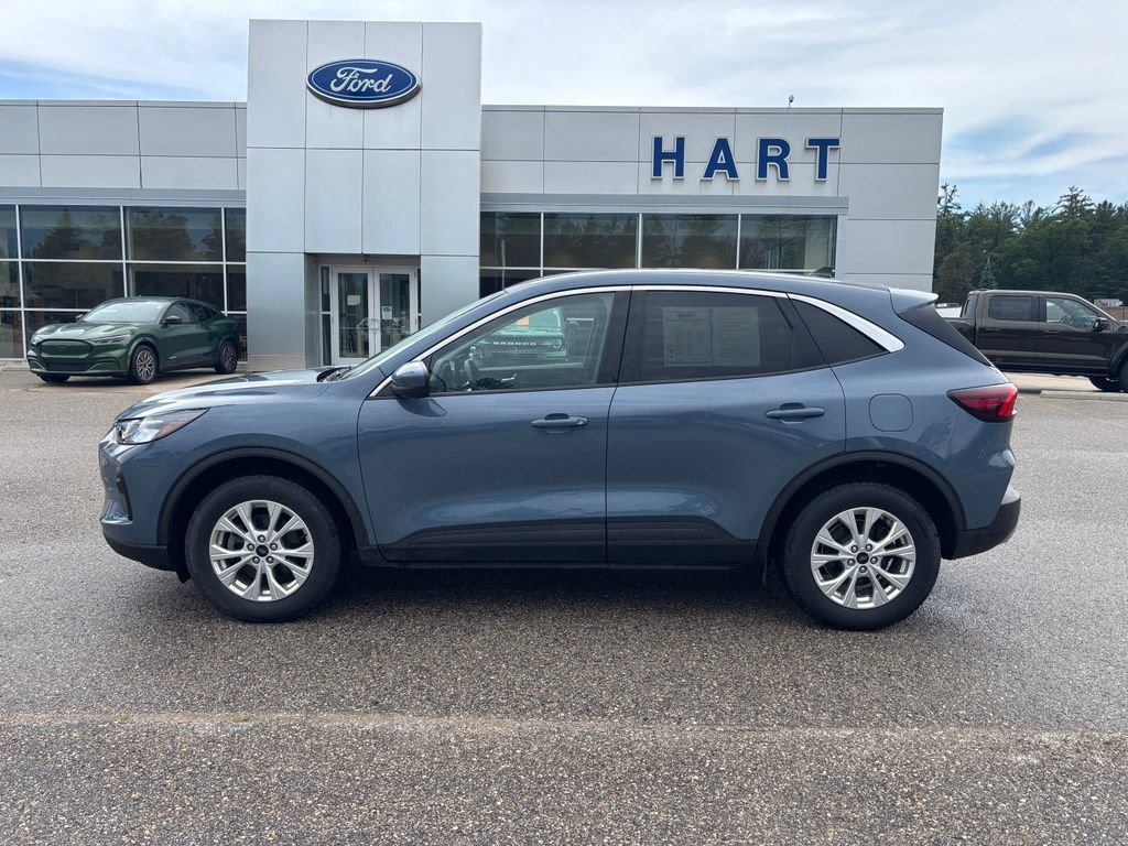 Used 2023 Ford Escape Active w/ Tech Pack #2 AWD/4WD image 6