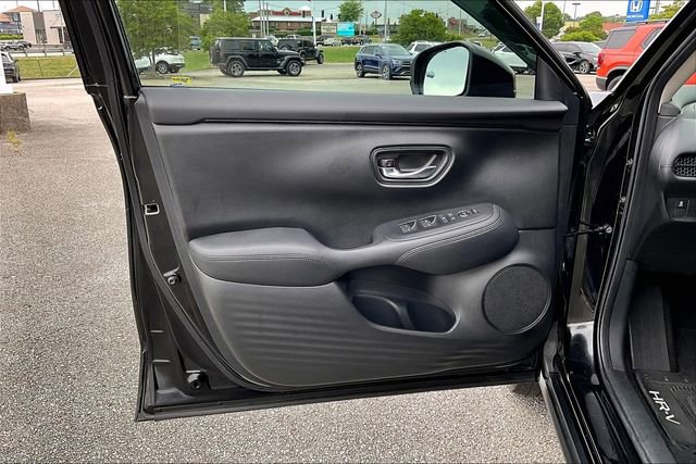 Used 2023 Honda HR-V LX image 17