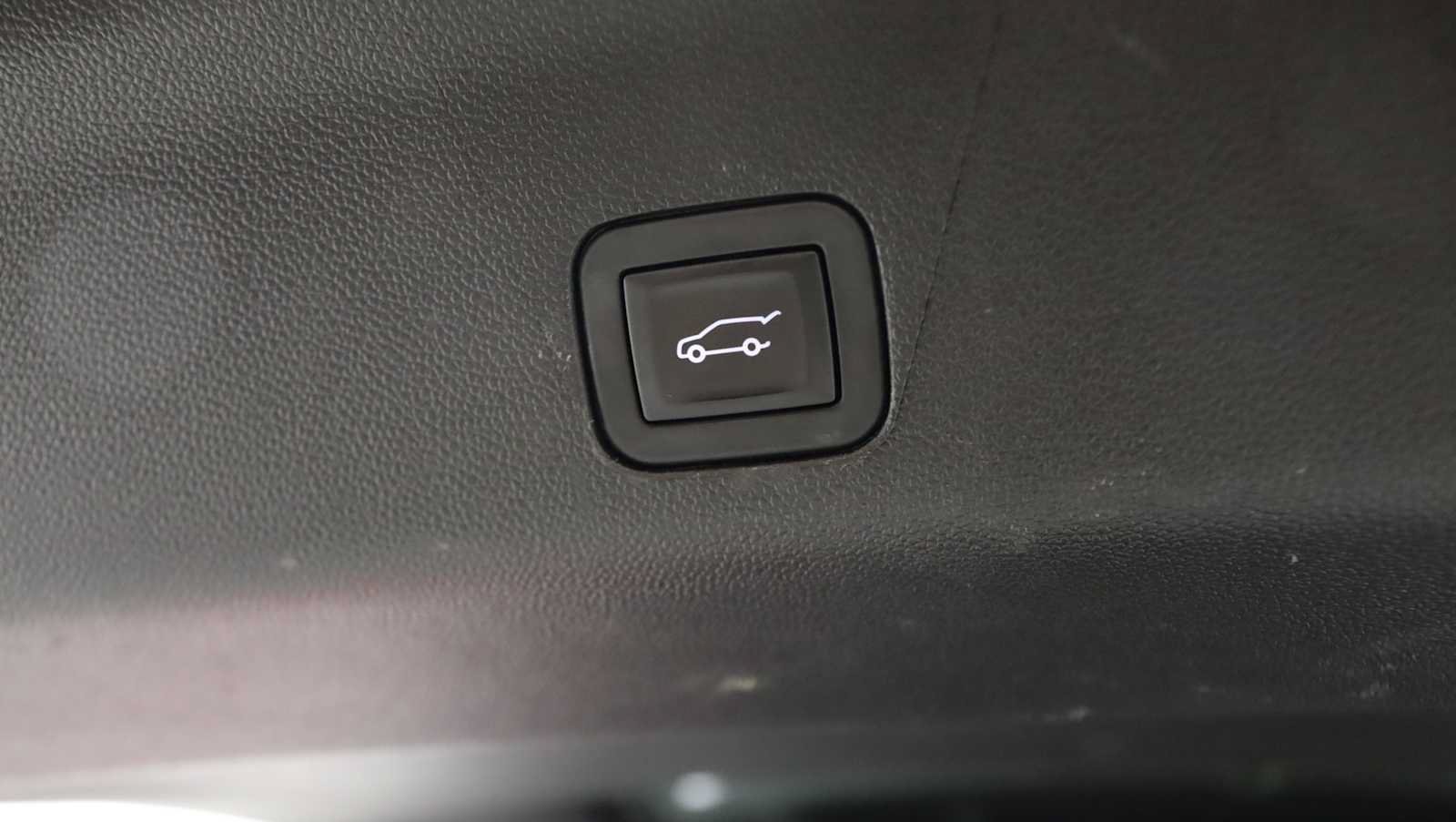 Used 2025 GMC Yukon Elevation w/ Elevation Premium Package AWD/4WD image 30