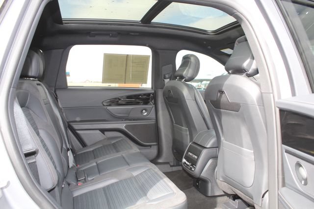 Used 2025 Lincoln Nautilus Reserve w/ Jet Appearance Package AWD/4WD image 19