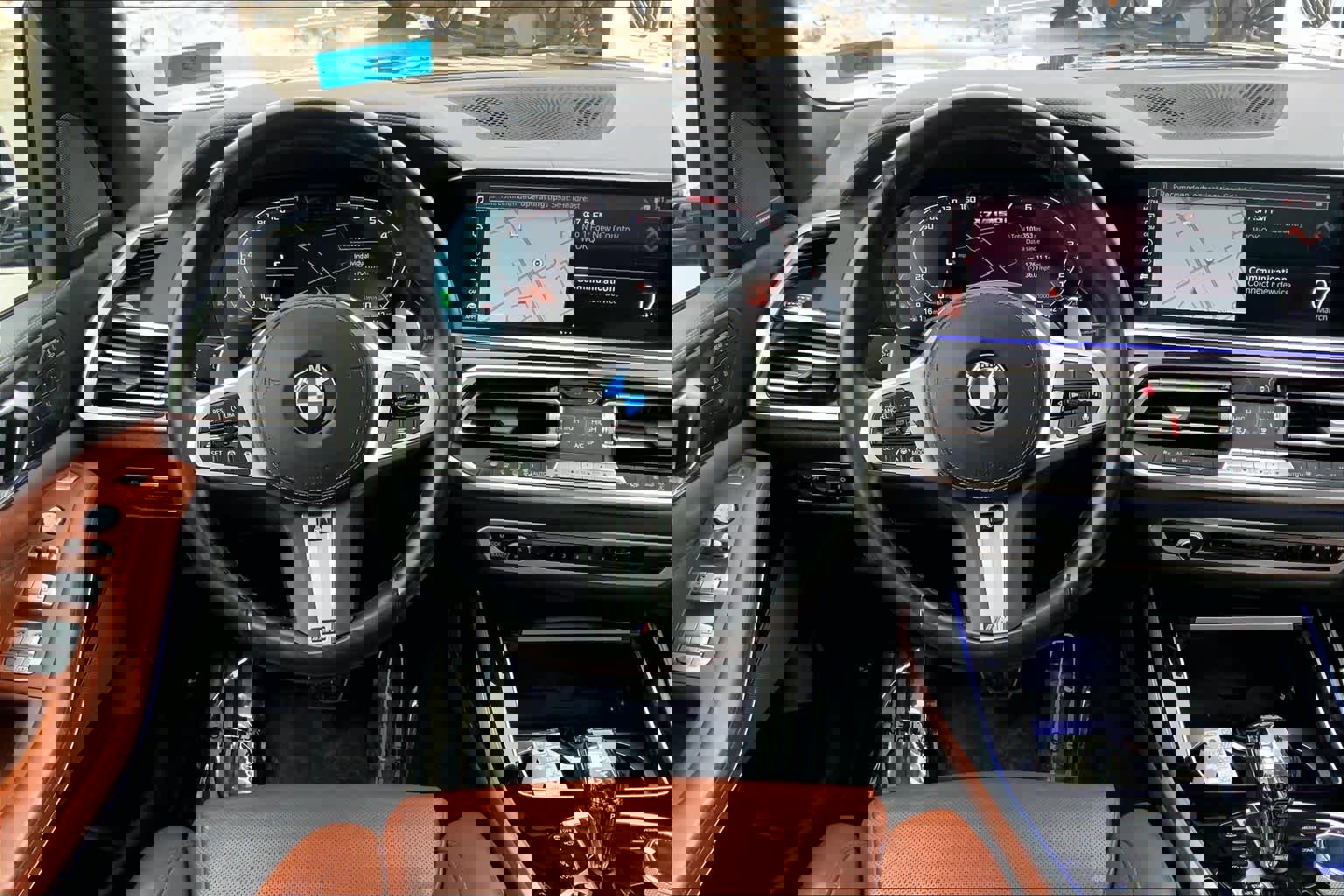 Used 2022 BMW X7 M50i image 5