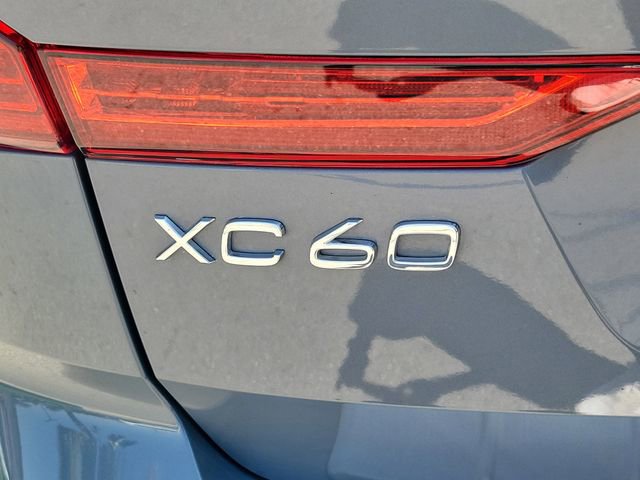 Used 2022 Volvo XC60 T8 R-Design w/ Advanced Package AWD/4WD image 33