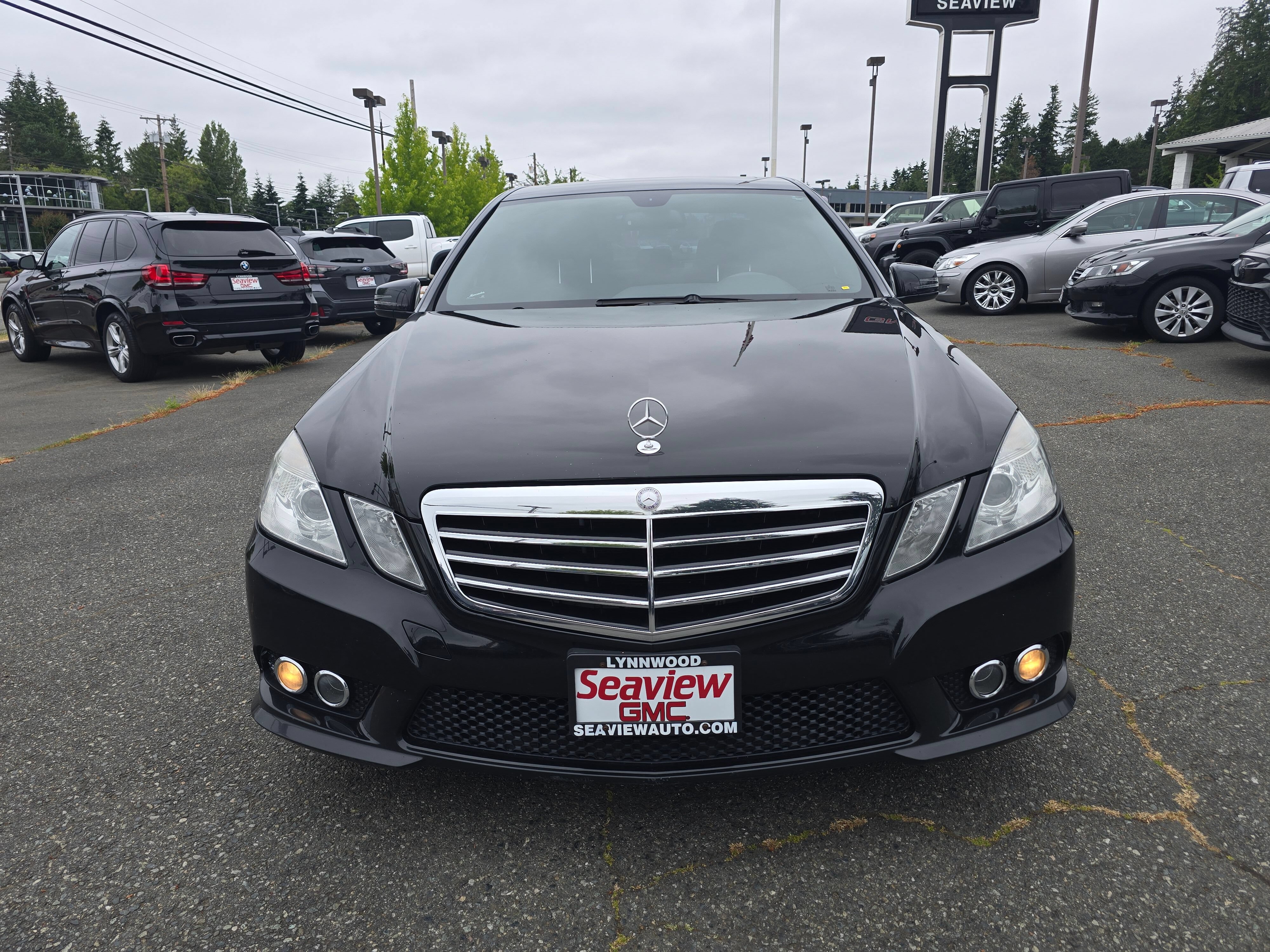 Used 2010 Mercedes-Benz E 350 4MATIC Sedan image 2