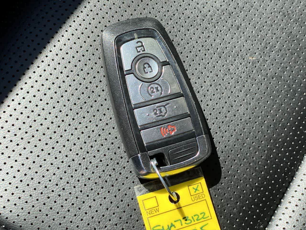 Used 2025 Ford Escape Platinum AWD/4WD image 30