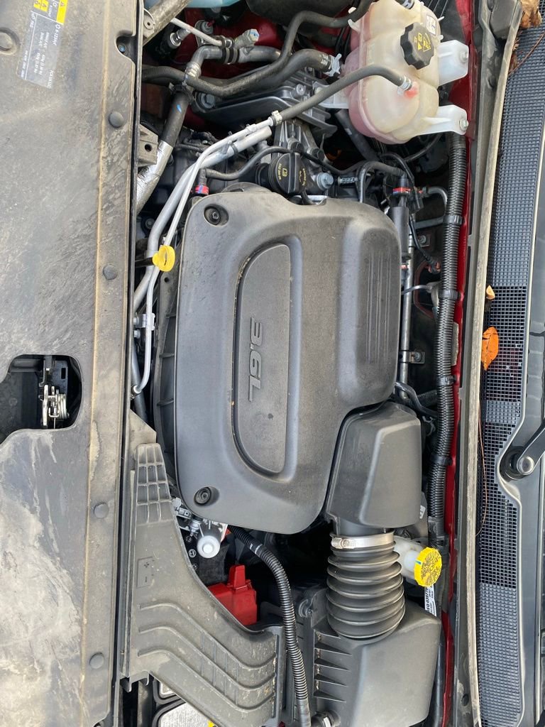 Used 2025 Chrysler Pacifica Limited image 35