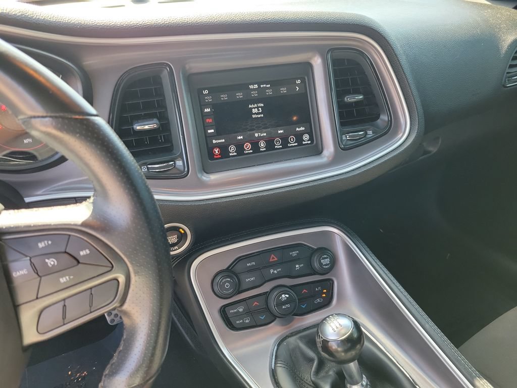 Used 2022 Dodge Challenger R/T w/ Driver Convenience Group RWD image 19