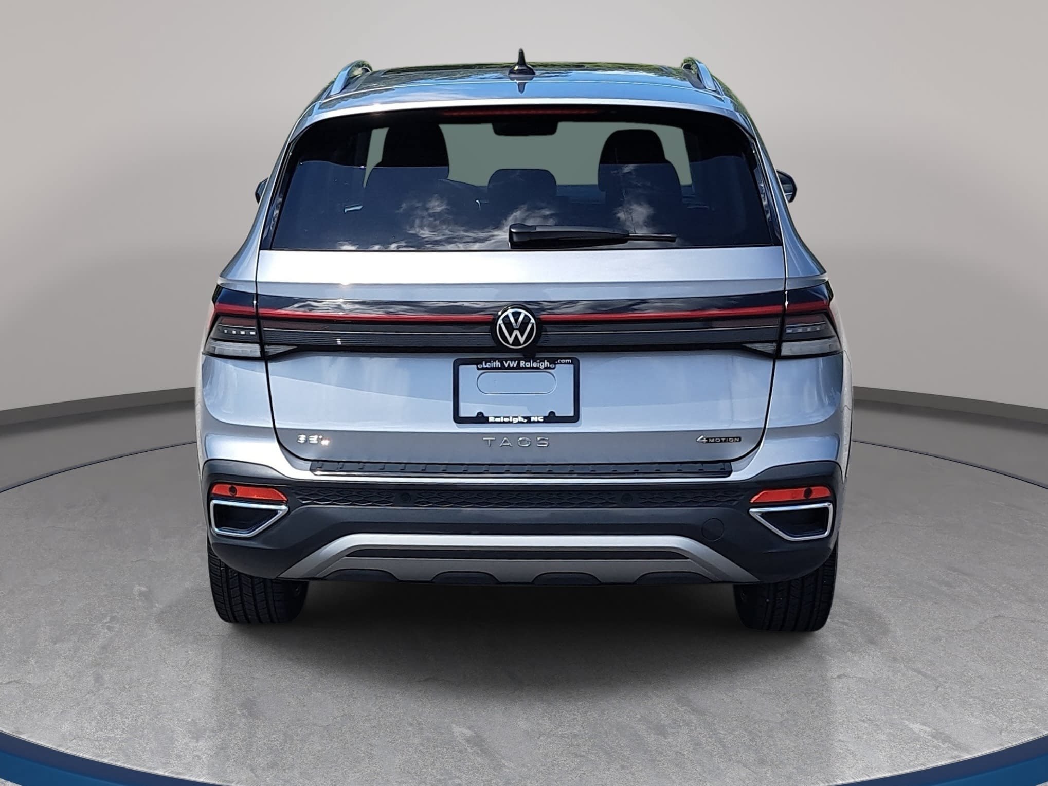 Used 2025 Volkswagen Taos SEL AWD/4WD image 6