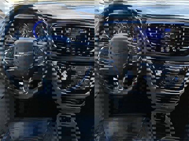 Used 2017 Chrysler Pacifica Touring-L Plus image 12