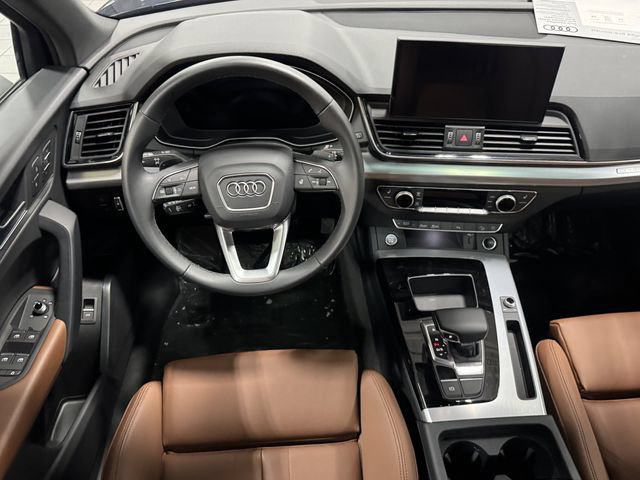 Used 2025 Audi Q5 2.0T Premium w/ Convenience Plus Package AWD/4WD image 14